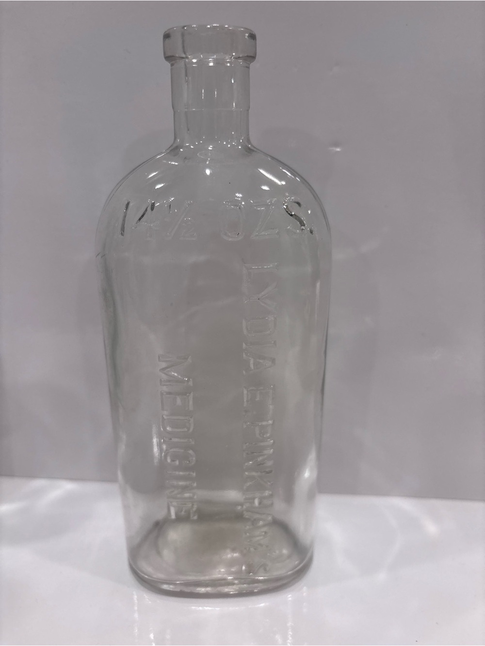 Vintage Lydia E. Pinkham vegetable compound embossed medicine bottle 1915-1930